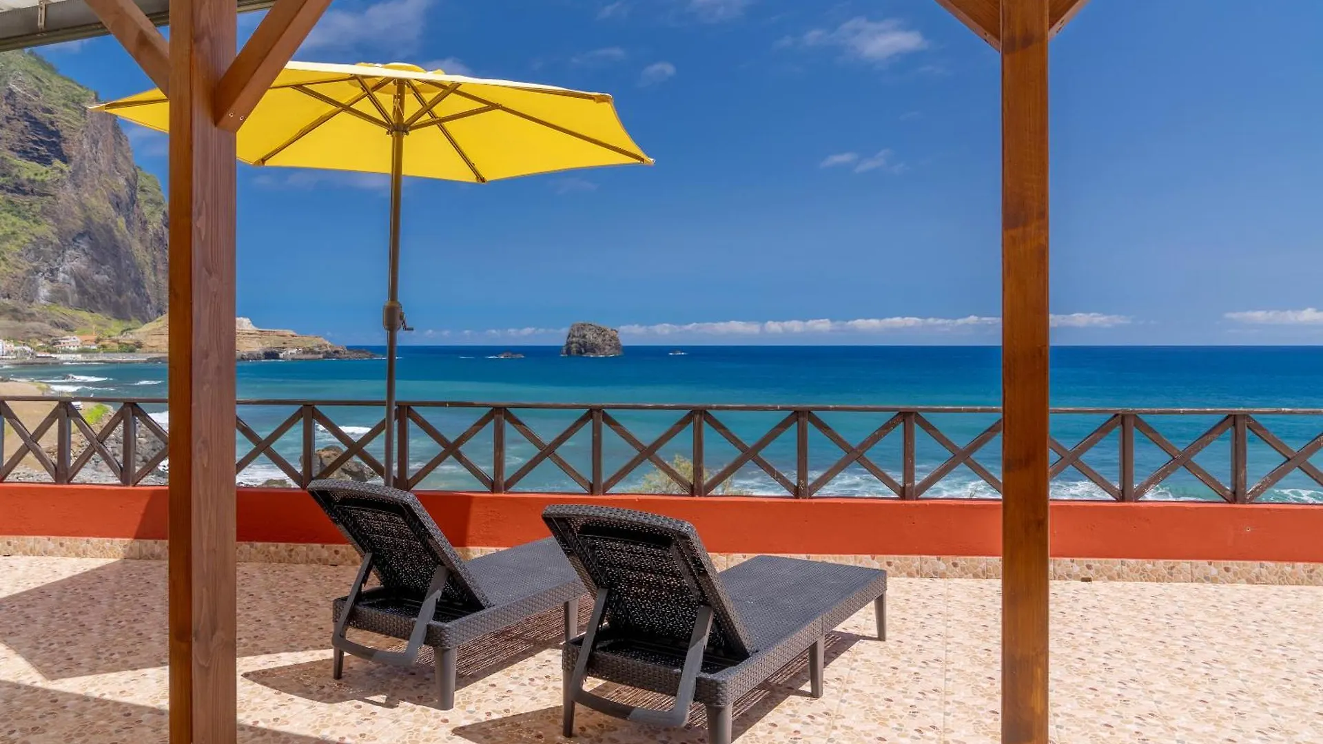 Maiata Beach House By Hr Madeira contacts